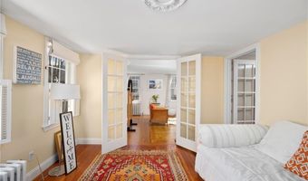 28 Extension St, Newport, RI 02840