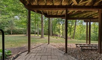 215 Beaumont Trl, Aurora, OH 44202
