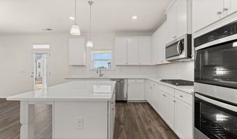 1813 QUAKER St, Hampton, GA 30228