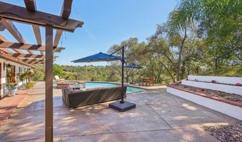 707 S Live Oak Park Rd, Fallbrook, CA 92028