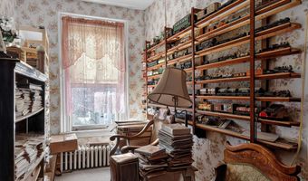 100 BROADWAY, Bayonne, NJ 07002