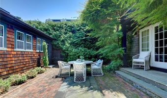 27 William St, Newport, RI 02840