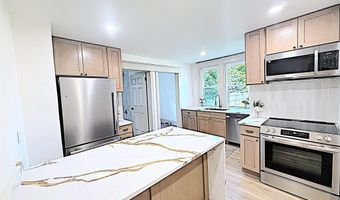 1730 N ONEIDA St, Appleton, WI 54911