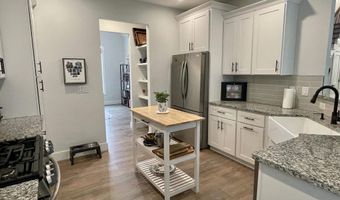 409 Shadow Oak Ct, Boiling Springs, SC 29316