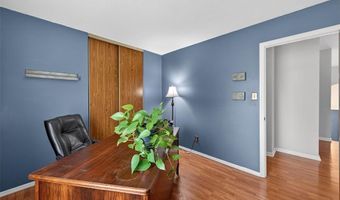 100 Holly Green Dr, Ballwin, MO 63021