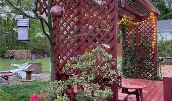 135 Ridgeland Dr, Amherst, OH 44001