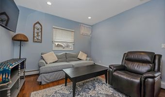 15 Bingham Pl, Amityville, NY 11701