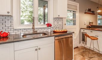 82 Kempson Pl, Metuchen, NJ 08840
