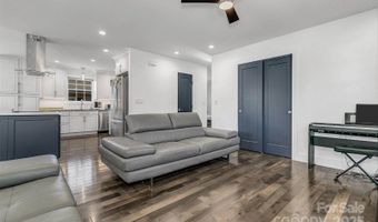 215 E Oakview Rd, Asheville, NC 28806