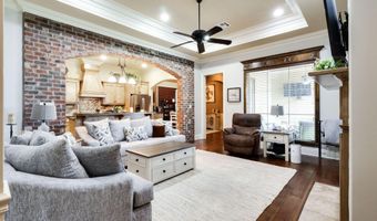 102 Bayou Parc Dr, Youngsville, LA 70592