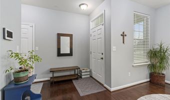 301 Redclover Ln, Allentown, PA 18104
