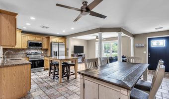 317 Trenton Ave N, Bayville, NJ 08721