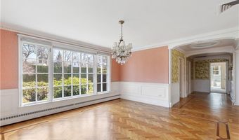 28 S Hill Dr, Cranston, RI 02920