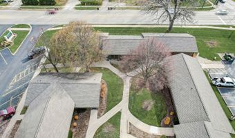 4318 W Crystal Lake Rd G, McHenry, IL 60050