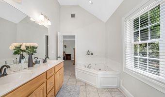 7 Oak Ridge Dr, Atkinson, NH 03811