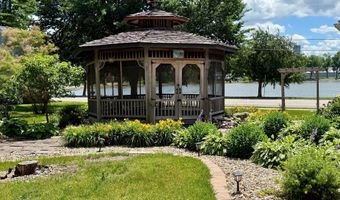 146 Washington Ave, Alden, MN 56009