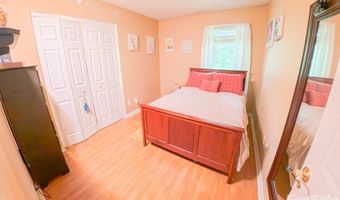 121 Wicklow Dr, Asheville, NC 28806