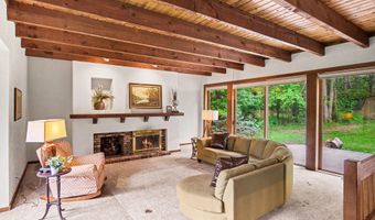 540 Roundtree Dr NE, Ada, MI 49301