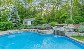 104 Windsor Dr, Auburn, NH 03032