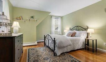28 Lincoln Dr, Acton, MA 01720