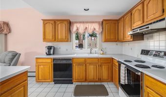 154 Chapmans Ave, Warwick, RI 02886