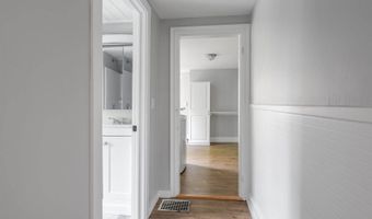 11 Kossuth St, Bangor, ME 04401