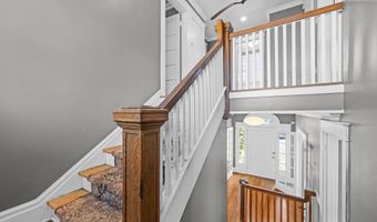 677 17TH St, Astoria, OR 97103