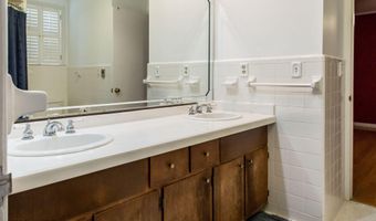 220 Lake Shore Dr, Alma, GA 31510