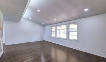 102 Highland Dr, Arkansas City, KS 67005