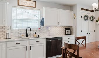642 Port Dr, Avon, IN 46123