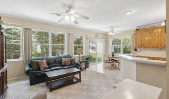 26 Fountain View Dr, Barnegat, NJ 08005