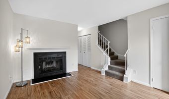 8530 SOUTHLAWN Ct, Alexandria, VA 22309
