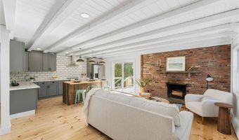 95 Capstan St, Jamestown, RI 02835