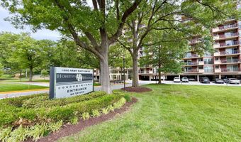 1300 ARMY NAVY Dr 823, Arlington, VA 22202