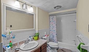 196 Old River Rd 166, Lincoln, RI 02865