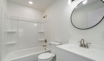 930 Porter Ave, Aurora, MO 65605