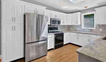 6 Loudon Pkwy, Albany, NY 12211