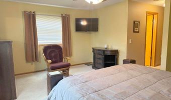 729 S 16th St, Bismarck, ND 58504