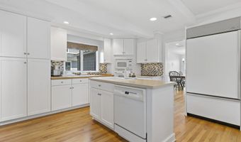 43 Shore Rd, Clinton, CT 06413