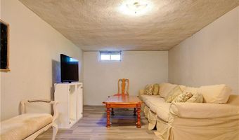 18 Sylvan Ter, Newport, RI 02840