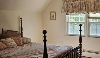 1 Brookdale Dr, Hopkinton, RI 02804