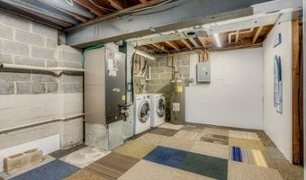 226 Cherokee Rd, Andover, NJ 07848