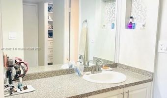 3675 N Country Club Dr 708, Aventura, FL 33180
