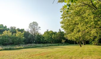 303 N Hudson Ave, Aurora, MO 65605