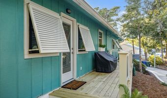 201 Hoop Pole Creek Dr, Atlantic Beach, NC 28512