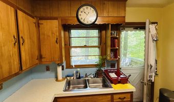 77 Griswold Dr, Rockingham, VT 05101