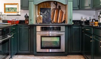 20 Babbidge Rd, Falmouth, ME 04105