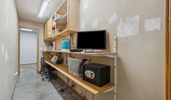 5276 Oakcrest Hill Rd SE, Riverside, IA 52327
