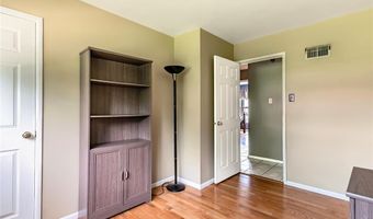 6011 Ranchwood Dr, Affton, MO 63123