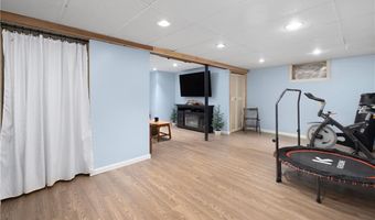 12 Robin Vale Dr, Glocester, RI 02857